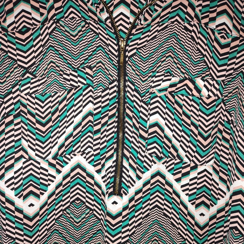 Blouse - Picture 2 of 3